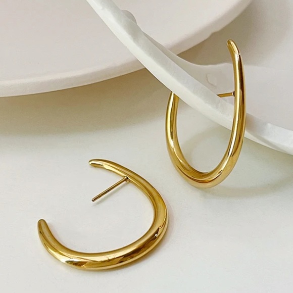 Geometrical Stud earrings - Picture 3 of 5